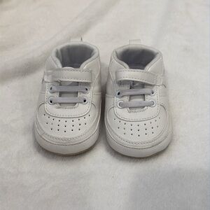 Toddler sneakers / Size 3